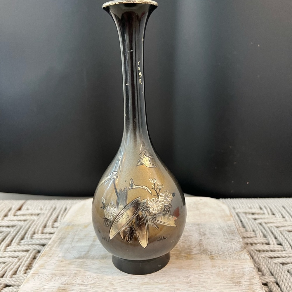 Vintage Elegant Black and Gold Vase